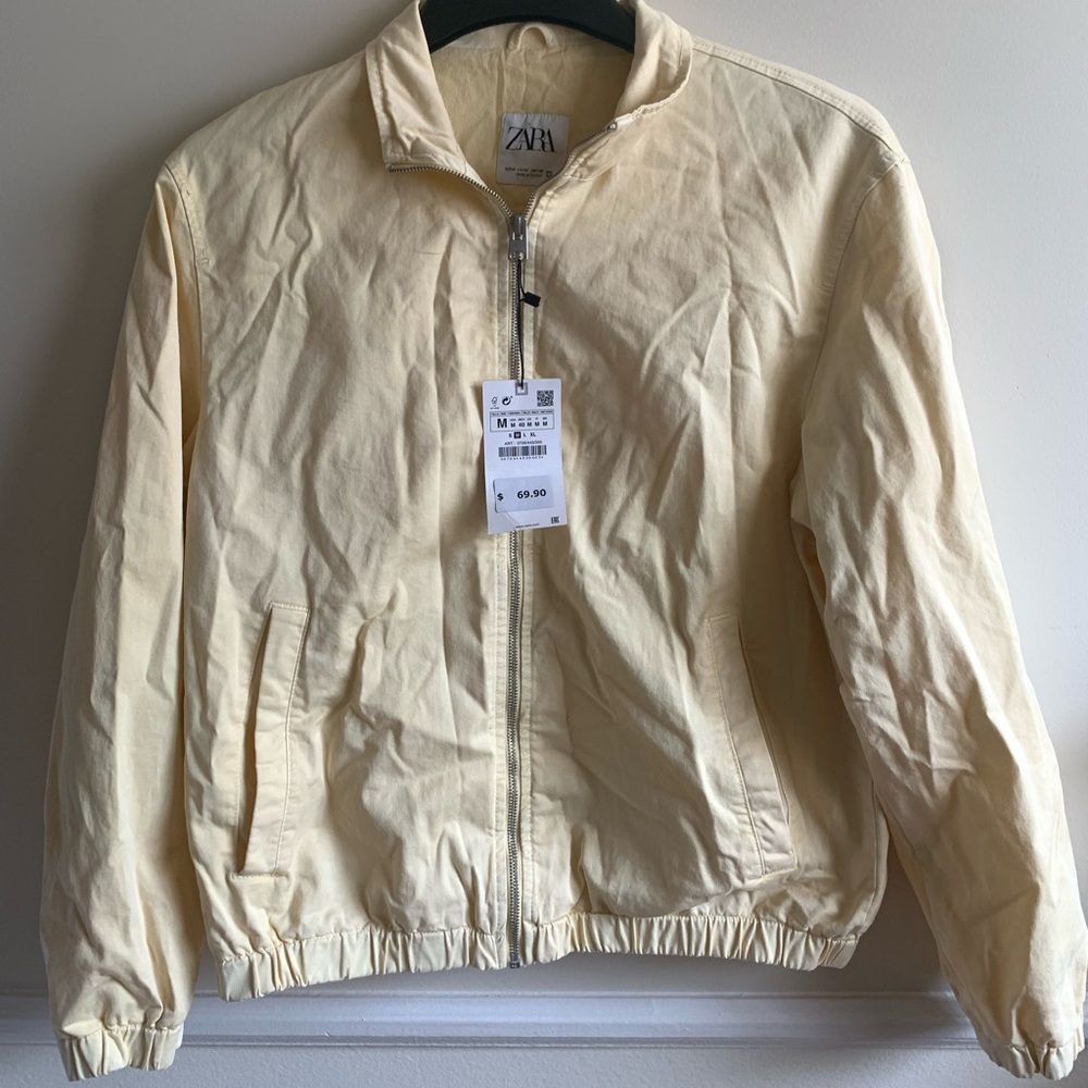 Brand New and Unworn Zara Yellow Utility Jacket. Size Medium